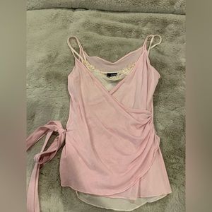 Light pink and white lace Express shell. Size medium!